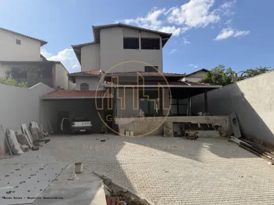 Casa com 5 Quartos à venda, 500m² no Colonial, Contagem