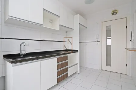 Apartamento com 2 Quartos para alugar, 60m² no Novo Mundo, Curitiba
