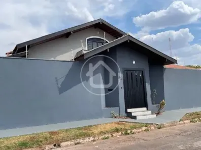 Casa com 4 Quartos à venda, 271m² no Jardim São Lourenço, Campo Grande