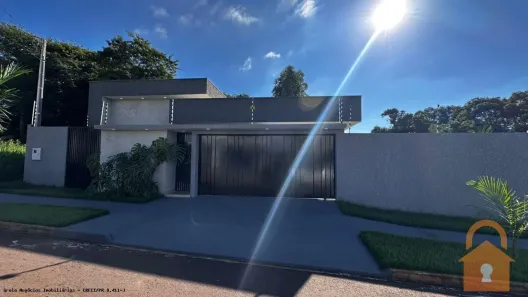 Casa com 3 Quartos à venda, 177m² no Jardim Flora III, Campo Mourão