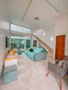 Casa com 4 Quartos para venda ou aluguel, 225m² no Comendador Soares, Nova Iguaçu