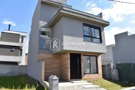 Sobrado com 3 Quartos para alugar, 171m² no Santa Cândida, Curitiba