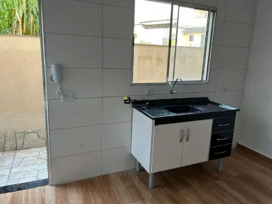 Casa com 2 Quartos para alugar, 45m² no Jardim Graziela, Barueri