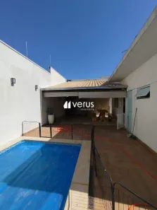 Casa com 3 Quartos à venda, 200m² no Novo Mundo, Uberlândia