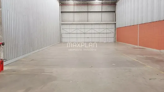 Galpão/Depósito/Armazém para alugar, 630m² no Parque Colúmbia, Rio de Janeiro