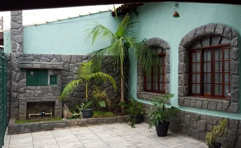 Casa com 3 Quartos à venda, 225m² no Vila Martinez, Jacareí