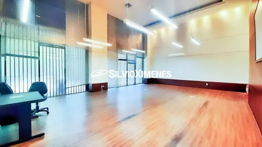 Ponto Comercial para alugar, 600m² no Santa Efigênia, Belo Horizonte