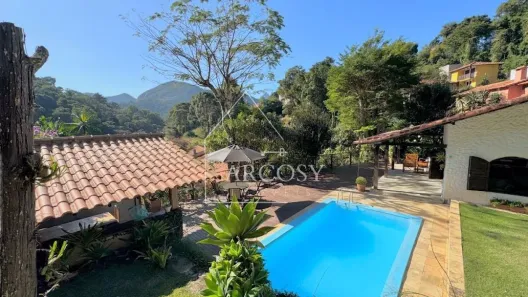 Casa de Condomínio com 4 Quartos à venda, 170m² no Itaipava, Petrópolis
