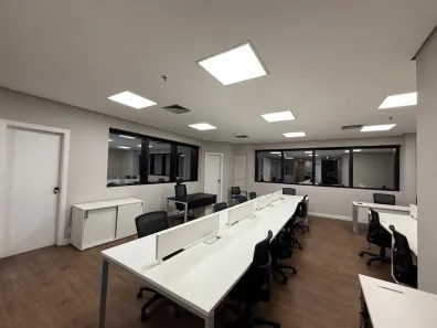 Sala Comercial para venda ou aluguel, 100m² no Santo Amaro, São Paulo