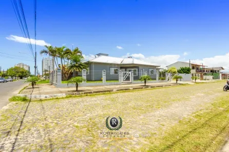 Casa com 3 Quartos à venda, 180m² no Torres, Torres