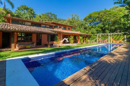 Casa com 3 Quartos para alugar, 250m² no Lagoa da Conceição, Florianópolis