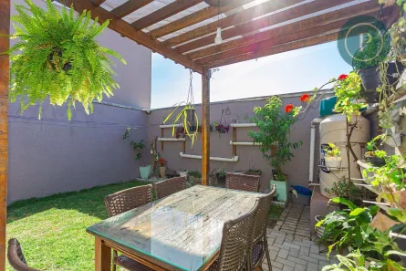 Sobrado com 3 Quartos à venda, 180m² no Fazendinha, Curitiba