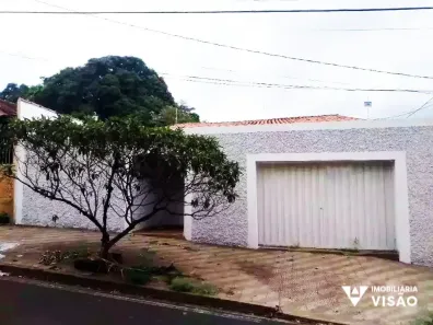 Casa com 3 Quartos à venda, 202m² no Nossa Senhora da Abadia, Uberaba