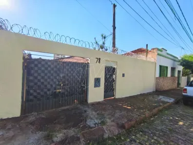 Casa com 2 Quartos para alugar, 69m² no Centro, Araraquara