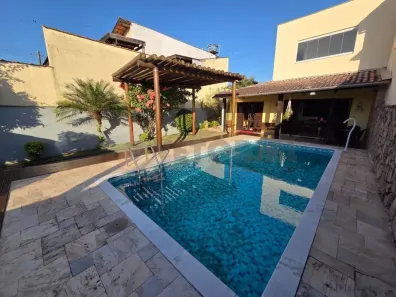 Sobrado com 5 Quartos à venda, 241m² no Balneário Mar Azul, Caraguatatuba