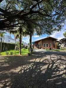 Fazenda/Sítio com 3 Quartos à venda, 240m² no Vila Rezende, Franca