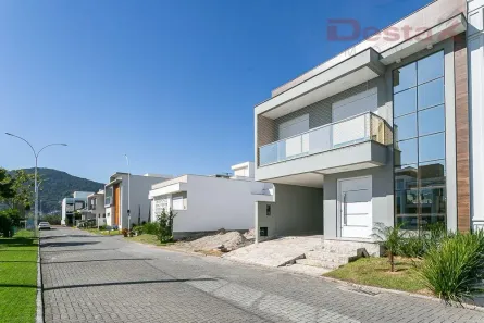 Casa com 3 Quartos à venda, 191m² no Beira Rio, Biguaçu