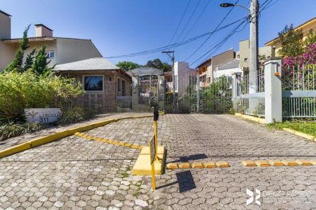 Casa com 2 Quartos à venda, 198m² no Vila Nova, Porto Alegre