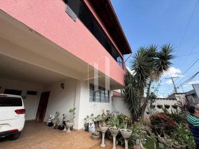 Casa com 4 Quartos à venda, 224m² no Jardim América, Goiânia
