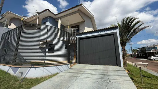 Sobrado com 2 Quartos à venda, 94m² no Parque Verde, Cascavel