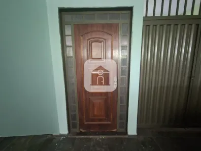 Sobrado com 3 Quartos para alugar, 85m² no Jardim das Palmeiras, Uberlândia