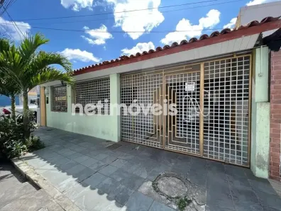 Casa com 3 Quartos para alugar, 167m² no Capuchinhos, Feira de Santana