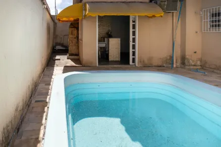Casa com 3 Quartos à venda, 145m² no Floresta, Joinville