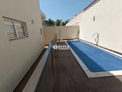 Casa com 4 Quartos para alugar, 320m² no Nova Uberlândia, Uberlândia