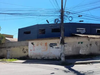 Galpão/Depósito/Armazém para alugar, 883m² no Vista Alegre, São Gonçalo