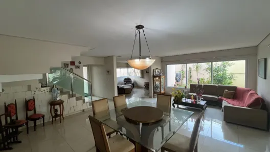 Casa com 3 Quartos para alugar, 397m² no Jardim Inconfidência, Uberlândia