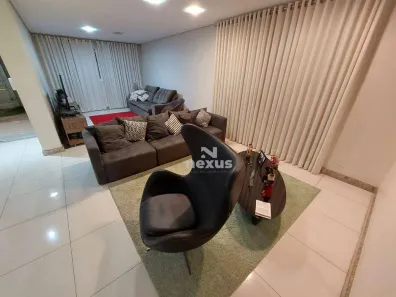 Casa com 4 Quartos à venda, 297m² no Segismundo Pereira, Uberlândia