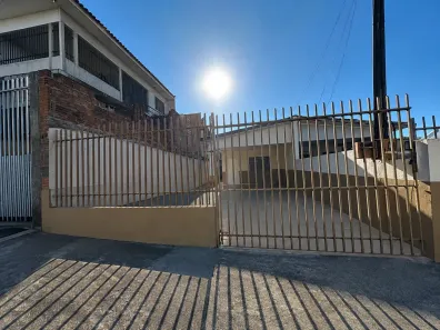 Casa com 2 Quartos para alugar, 100m² no Parque Residencial Aeroporto, Maringá