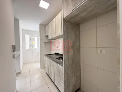 Apartamento com 2 Quartos para alugar, 55m² no Zona 07, Maringá