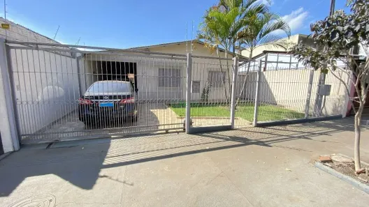 Casa com 3 Quartos à venda, 195m² no Parque Residencial Joaquim Toledo Piza, Londrina