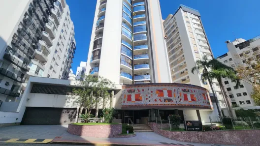Apartamento com 3 Quartos para alugar, 170m² no Centro, Florianópolis