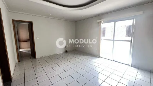 Apartamento com 3 Quartos para alugar, 94m² no Santa Mônica, Uberlândia