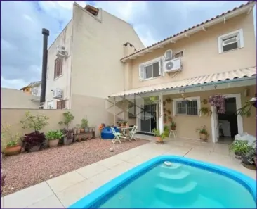 Casa com 2 Quartos para alugar, 114m² no Hípica, Porto Alegre