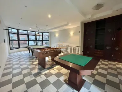 Sobrado com 6 Quartos para alugar, 450m² no Gonzaga, Santos