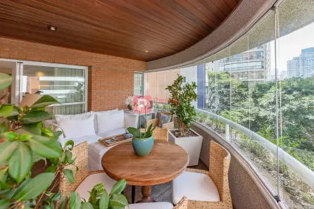 Apartamento com 3 Quartos à venda, 243m² no Vila Uberabinha, São Paulo