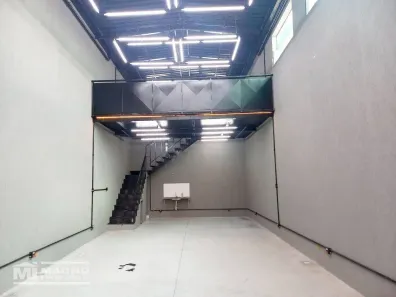 Galpão/Depósito/Armazém para alugar, 100m² no Vila Taquari, São Paulo