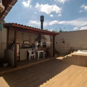 Casa com 3 Quartos à venda, 237m² no Medianeira, Porto Alegre