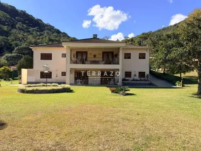 Casa com 6 Quartos à venda, 482m² no Albuquerque, Teresópolis