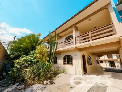 Sobrado com 5 Quartos à venda, 260m² no Itaum, Joinville