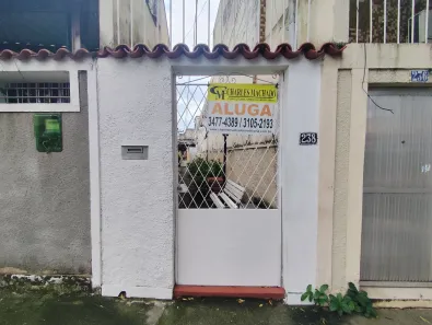 Casa com 1 Quarto para alugar, 35m² no Olaria, Rio de Janeiro