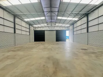 Galpão/Depósito/Armazém para alugar, 1000m² no Loteamento Élisson Prieto, Uberlândia