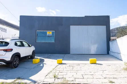 Prédio Comercial para alugar, 245m² no Três Vendas, Pelotas
