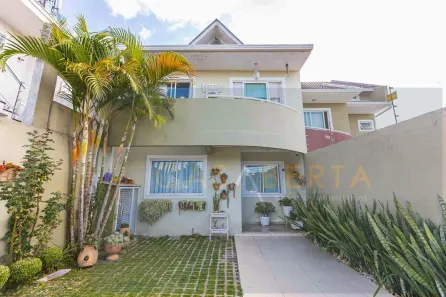 Sobrado com 3 Quartos à venda, 160m² no Uberaba, Curitiba