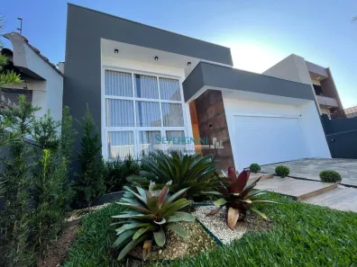 Casa com 3 Quartos à venda, 178m² no Vila Eunice Nova, Cachoeirinha