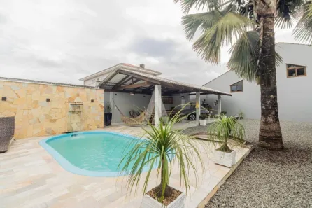 Casa com 3 Quartos à venda, 205m² no Nova Brasília, Joinville