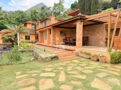 Casa de Condomínio com 5 Quartos à venda, 2448m² no Araras, Petrópolis